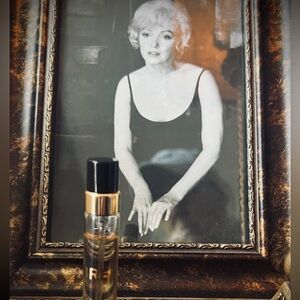 YSL Yves Saint Laurent Libre Travel Spray - Gold, Black